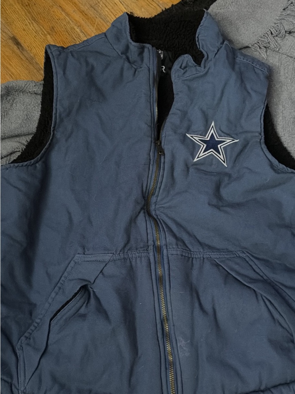 Men’s Navy Blue Sleeveless Puffer Vest with Dallas Cowboy patch